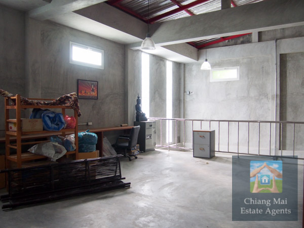 Large Office and Land For Sale in Nam Phrae