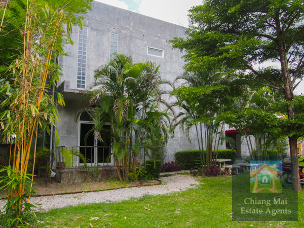 Large Office and Land For Sale in Nam Phrae