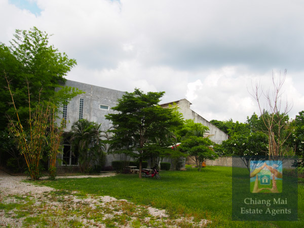 Large Office and Land For Sale in Nam Phrae