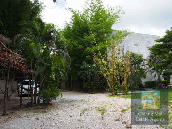 Large Office and Land For Sale in Nam Phrae