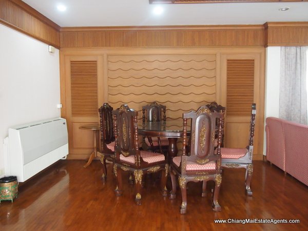 Beautiful 4 Bedroom Home in Moo Baan Nai Fun