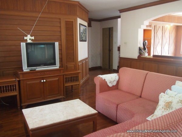Beautiful 4 Bedroom Home in Moo Baan Nai Fun