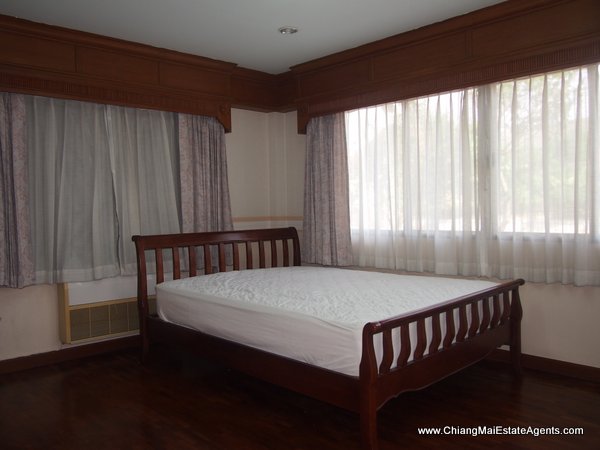 Beautiful 4 Bedroom Home in Moo Baan Nai Fun