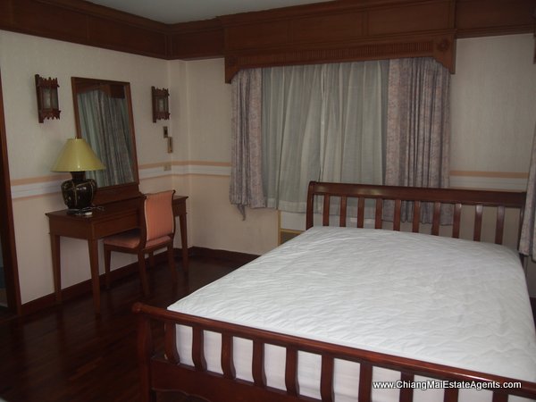 Beautiful 4 Bedroom Home in Moo Baan Nai Fun