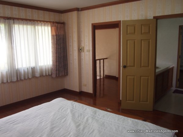 Beautiful 4 Bedroom Home in Moo Baan Nai Fun