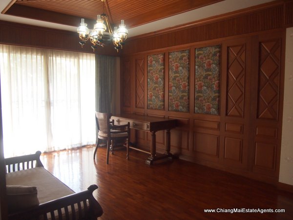 Beautiful 4 Bedroom Home in Moo Baan Nai Fun