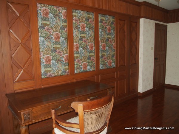 Beautiful 4 Bedroom Home in Moo Baan Nai Fun
