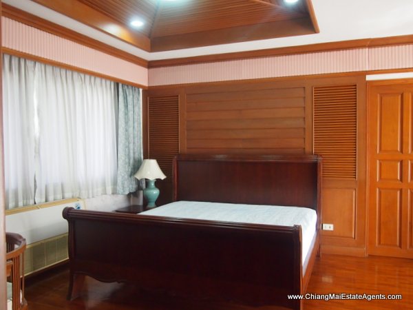 Beautiful 4 Bedroom Home in Moo Baan Nai Fun