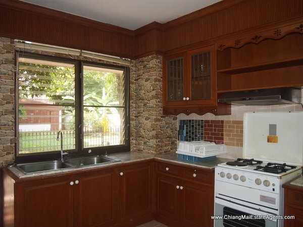 Beautiful 4 Bedroom Home in Moo Baan Nai Fun