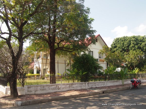 Beautiful 4 Bedroom Home in Moo Baan Nai Fun