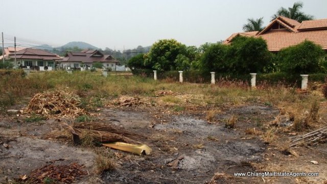 300 Sqw Land For Sale in Lakeview Resort