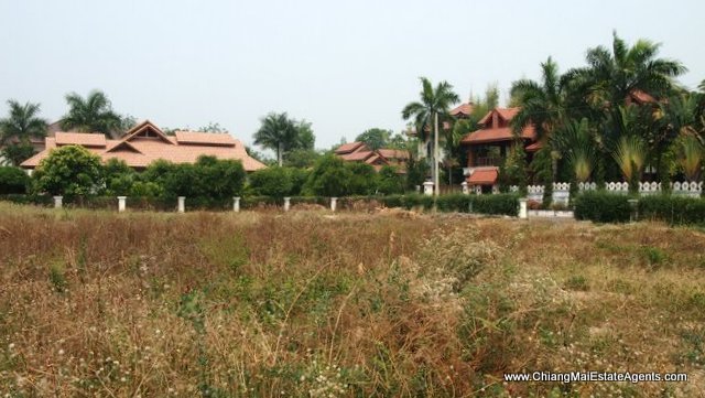 300 Sqw Land For Sale in Lakeview Resort