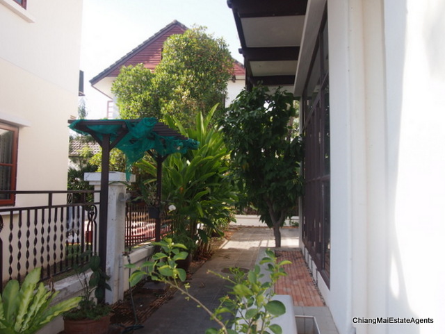 3 Bedroom/ 3 Bathroom Fully Furnished Home for Rent