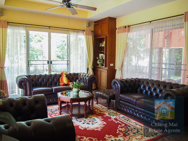 Beautifully Furnished 4 Bed Home in Koolpunt 9