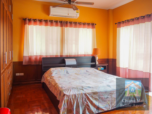 Beautifully Furnished 4 Bed Home in Koolpunt 9