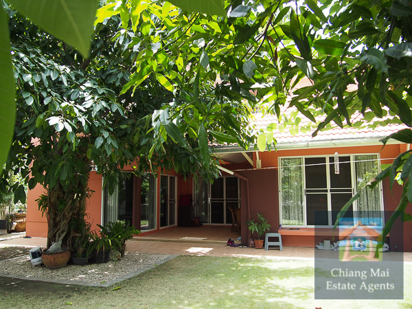 Beautifully Furnished 4 Bed Home in Koolpunt 9